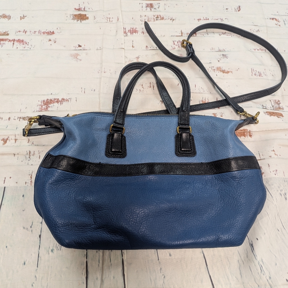 Fossil Pebbeled Leather Crossbody Purse - Picture 4 of 7